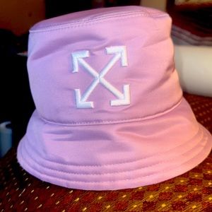 Off White Arrow Bucket hat Lilac White